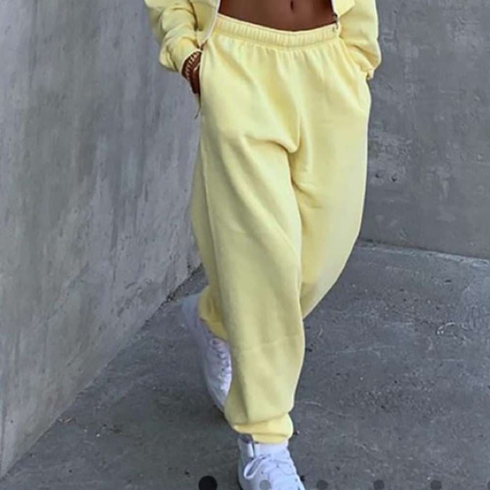 Yellow (lemon) joggers from prettylittlething